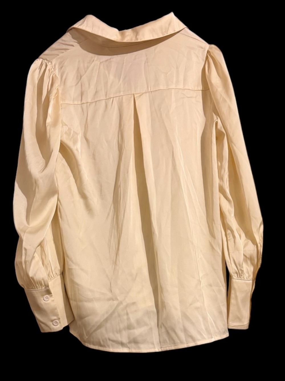 100% Silk Vince Lightweight Button-Down Shirt in Soft Cream - Picture 2 of 6